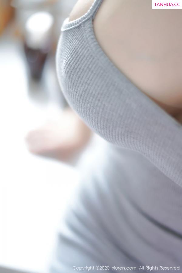 傲娇萌萌  [XiuRen]高清写真图 2020.08.07 No.2416 周大萌第26张图片